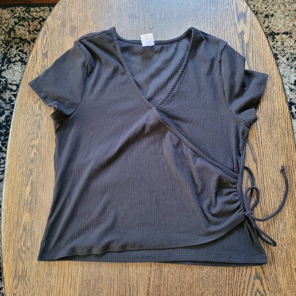 NOBO Ribbed Black Faux Wrap V-neck Short Sleeve Shirt Size Junior's XXL 19